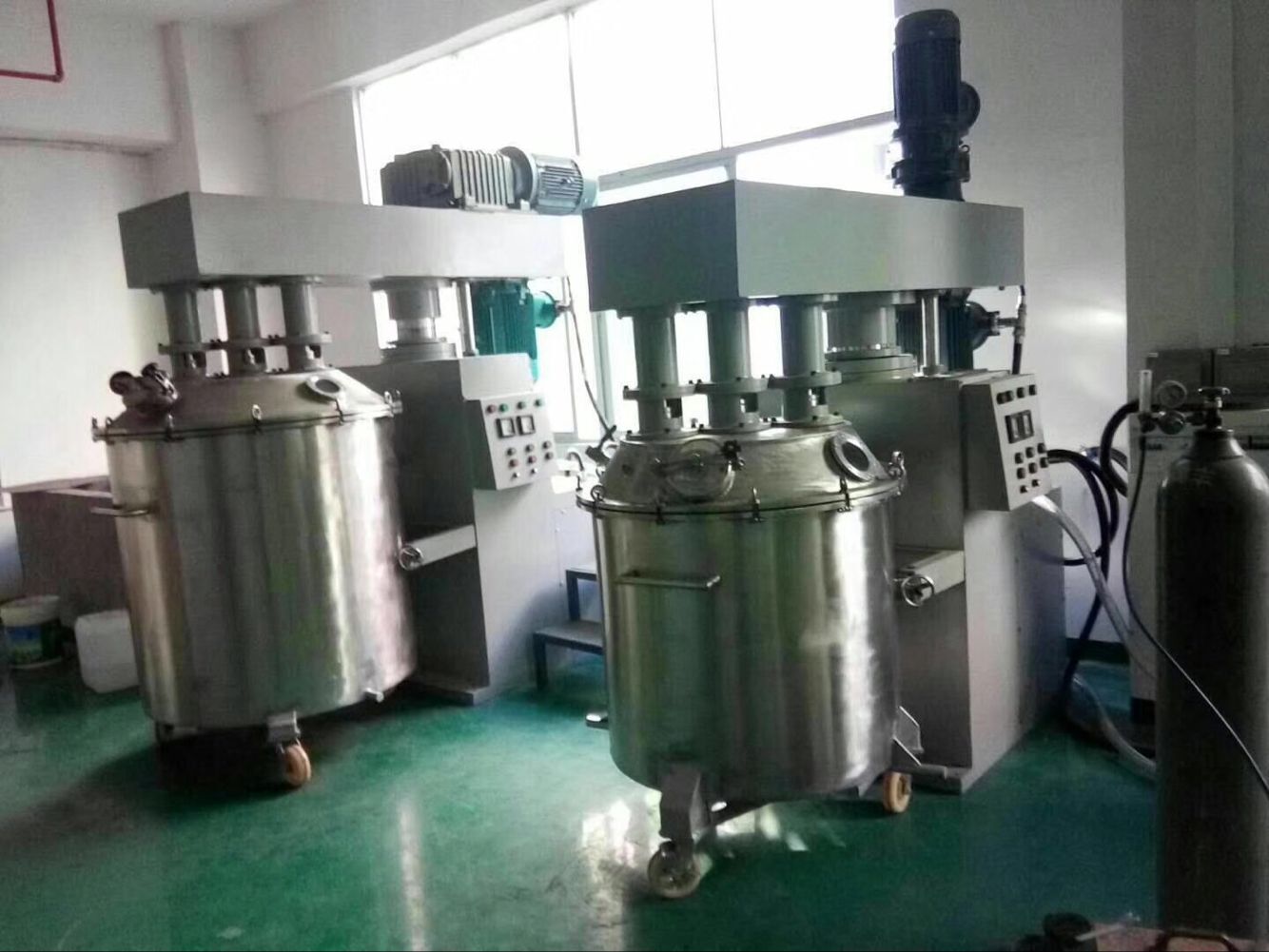 胜游（中国）机械制造（复合式搅拌机）