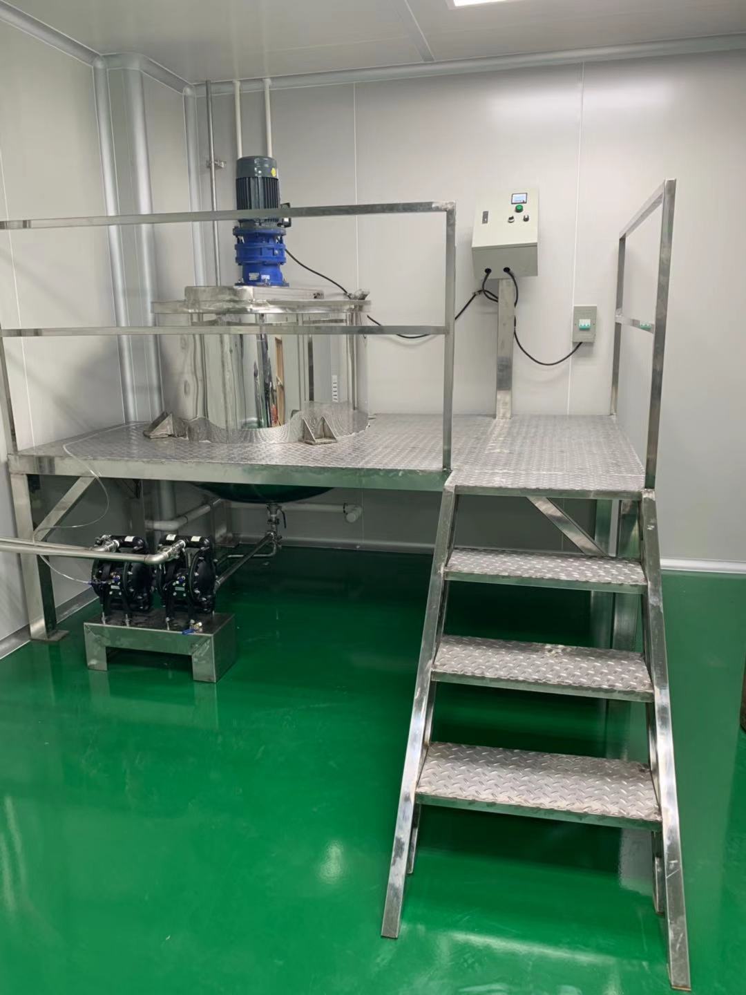 胜游（中国）机械制造（横沥客户定制搅拌罐）